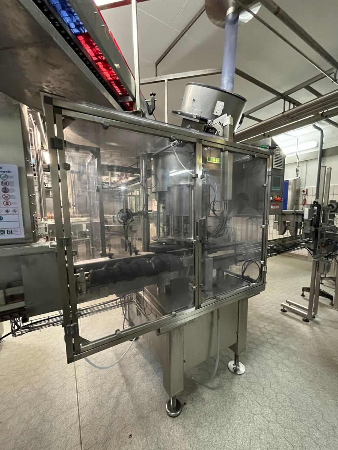 Left view of Dr. Datz GmbH Getränke- und Sondermaschinenbau VS4R 