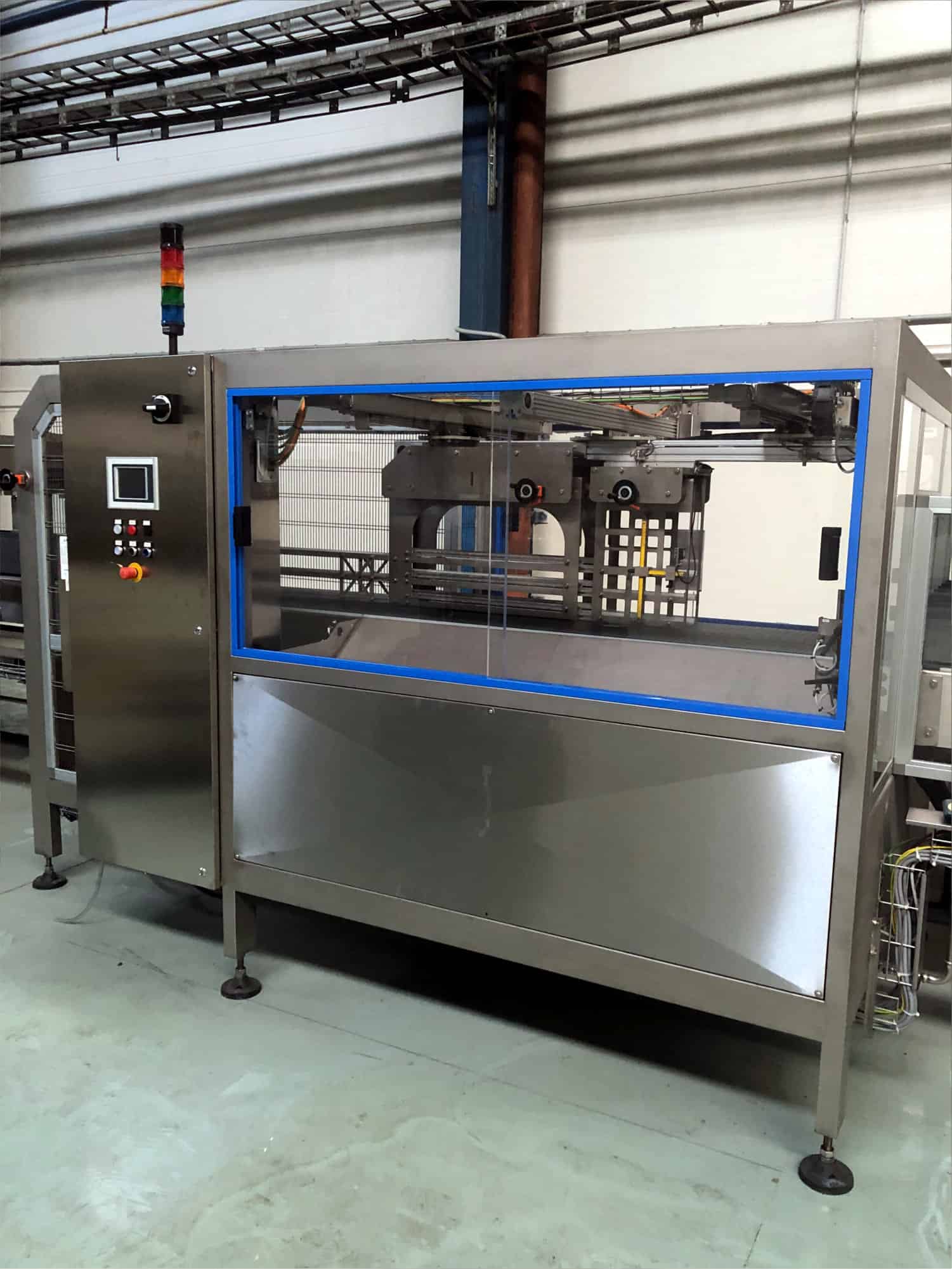 Side view of Krones Einweg Glaslinie 