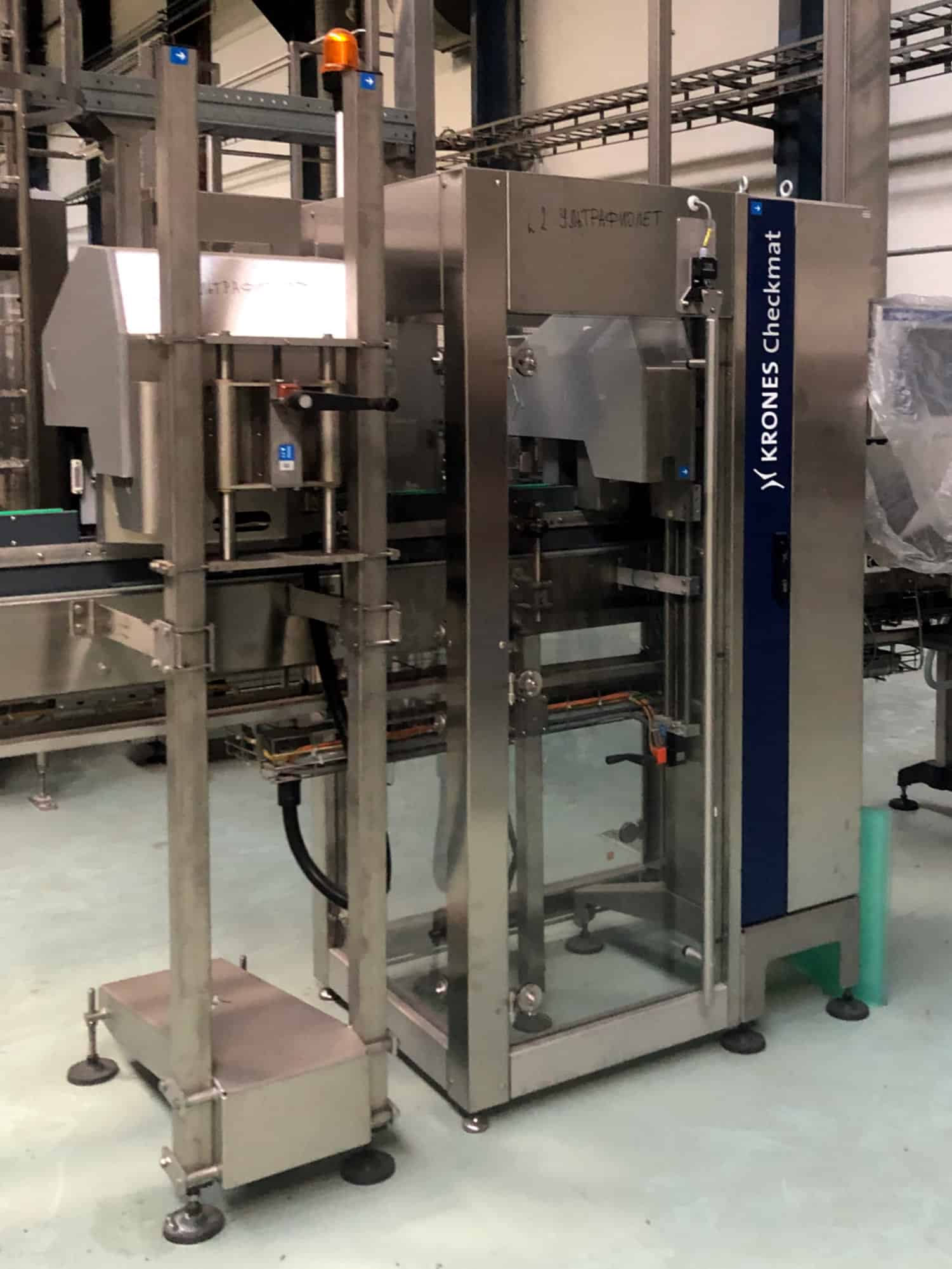 Right view of Krones Einweg Glaslinie 