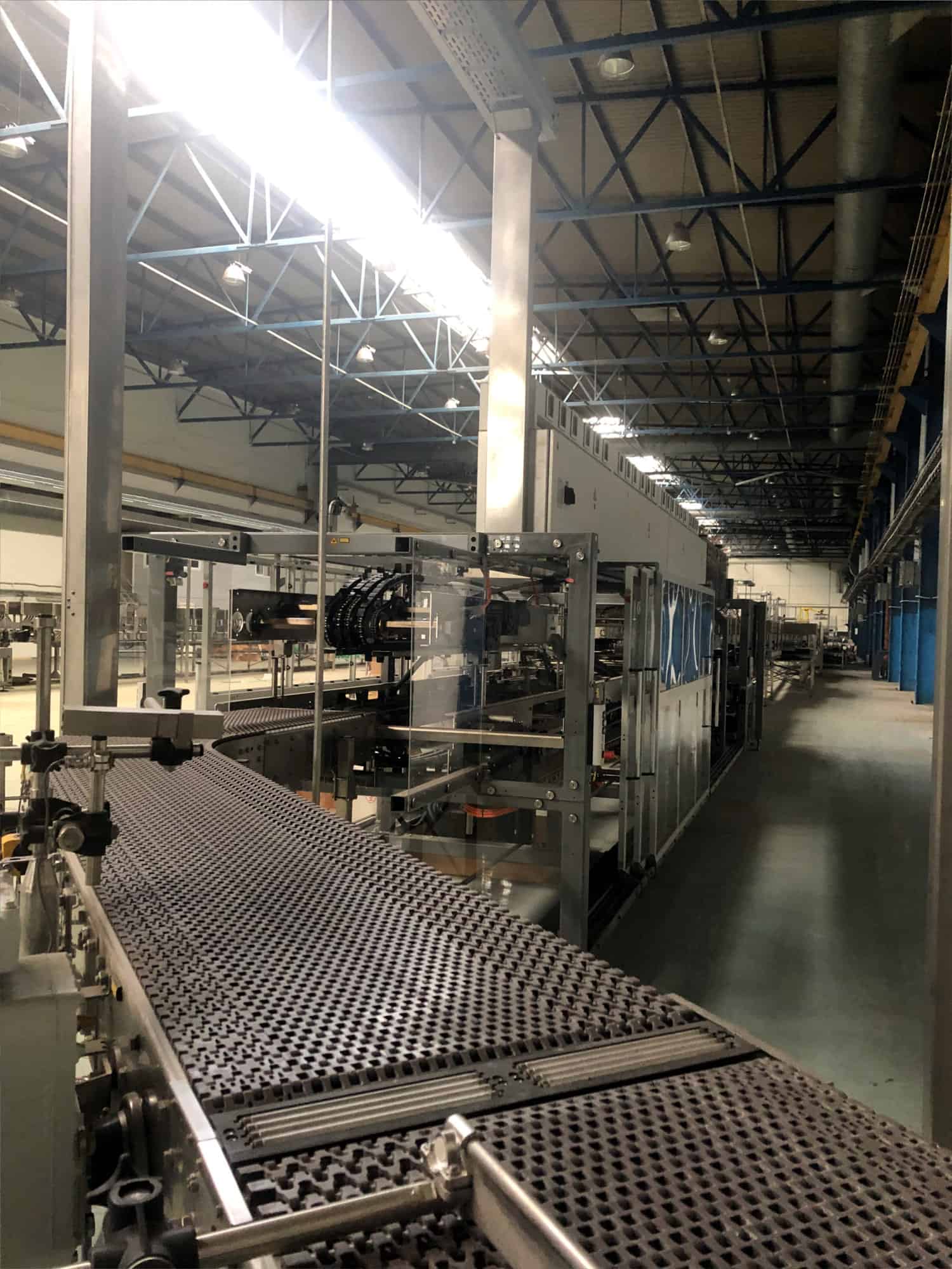 Right view of Krones Einweg Glaslinie 