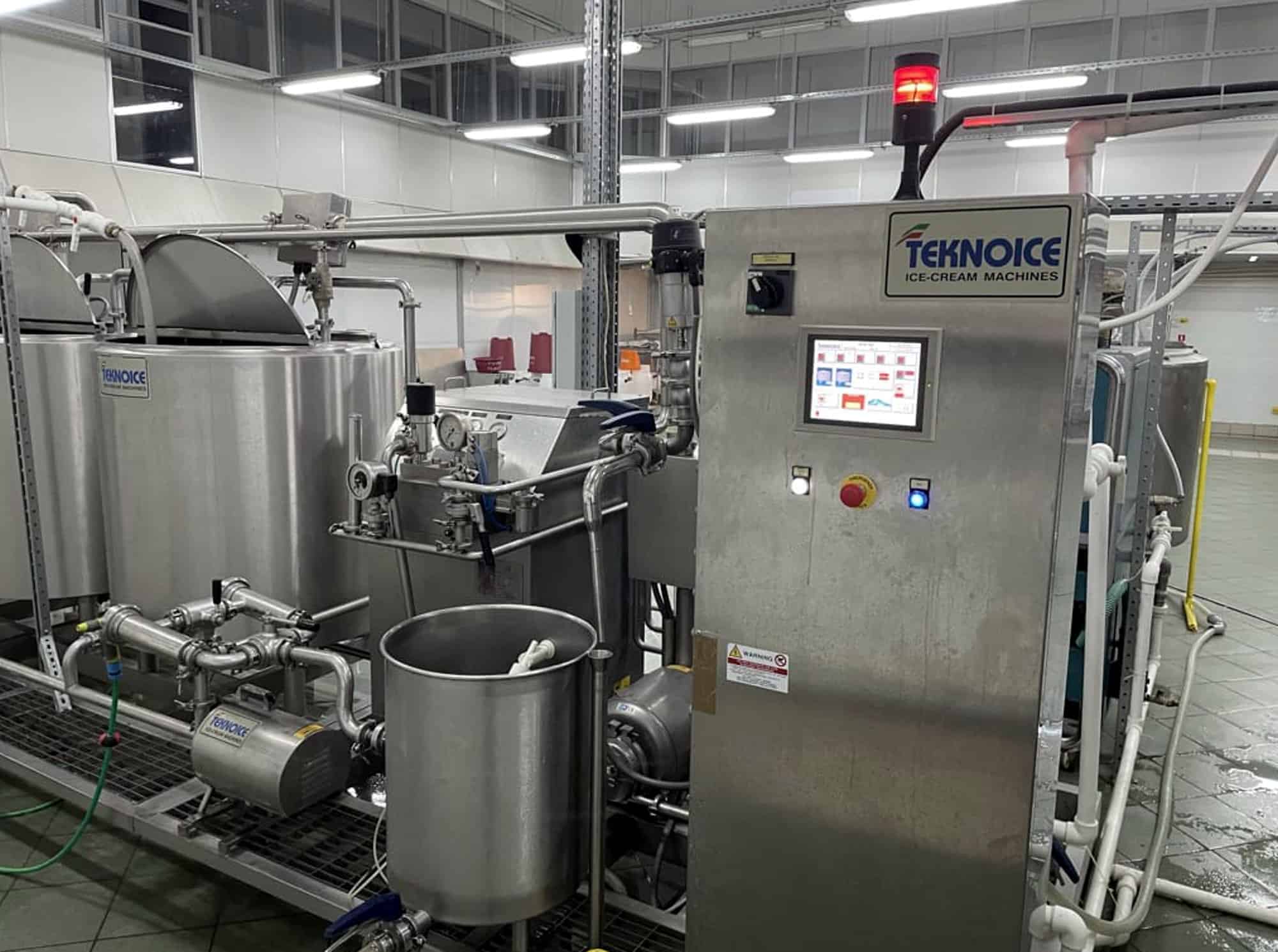 Front view of Teknoice HTST 600 